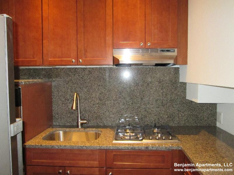 1.5 bed, 2 bath apartment for rent at 113 Beacon St Unit Ground, Back Bay — photo 5 of 23