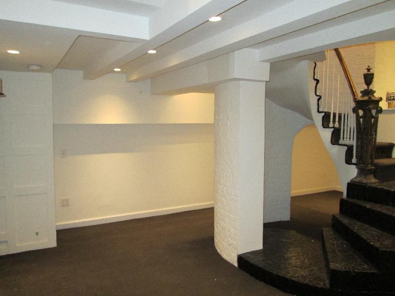 1.5 bed, 2 bath apartment for rent at 113 Beacon St Unit Ground, Back Bay — photo 15 of 23