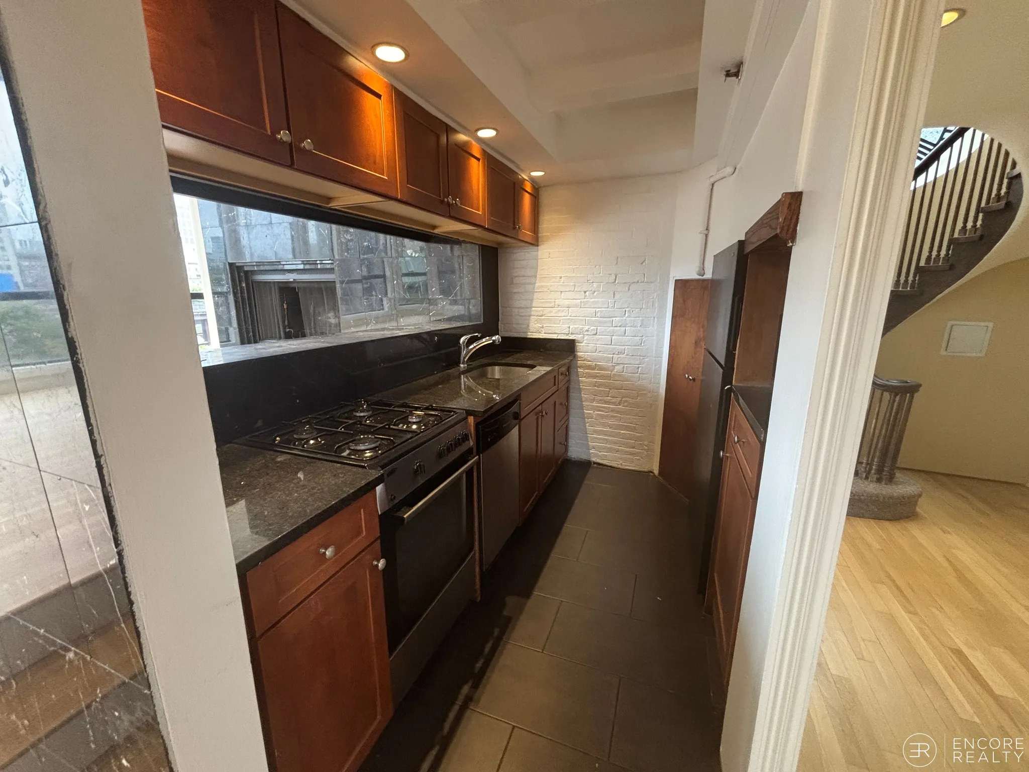 2.5 bed, 3 bath apartment for rent at 113 Beacon St Unit PH, Back Bay — photo 4 of 13