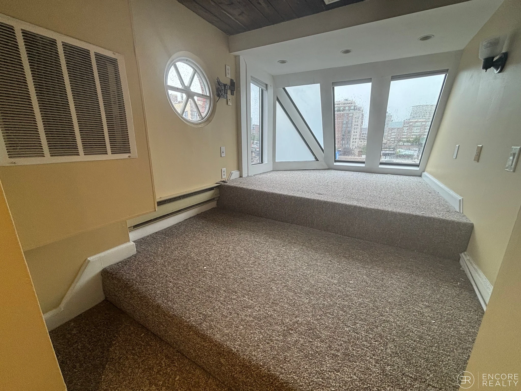 2.5 bed, 3 bath apartment for rent at 113 Beacon St Unit PH, Back Bay — photo 12 of 13