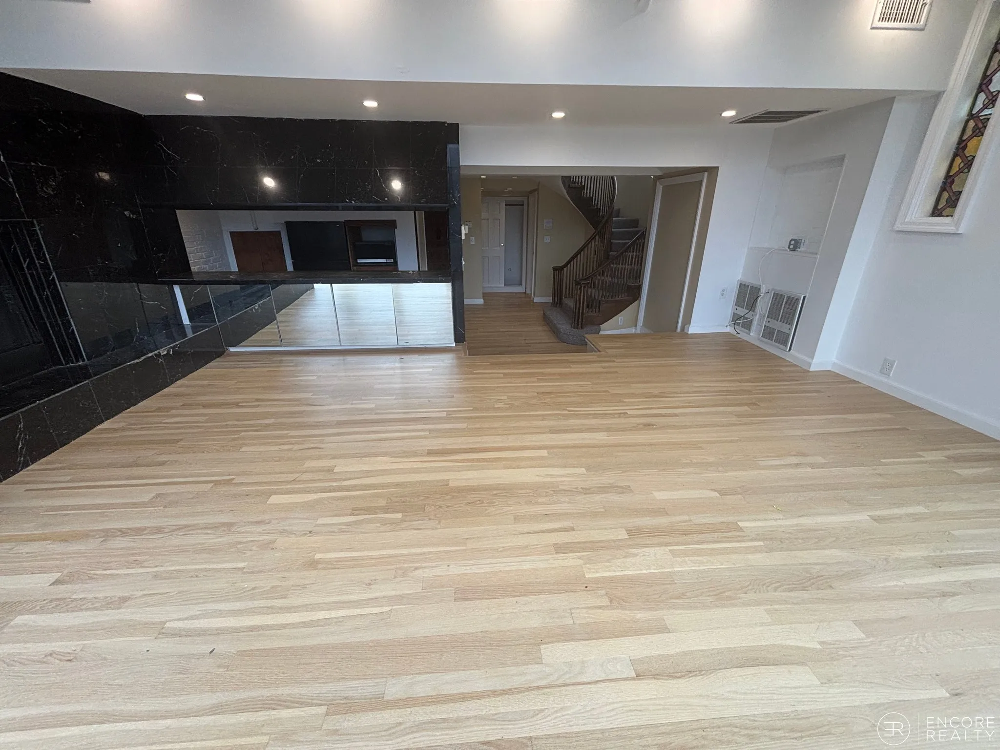 2.5 bed, 3 bath apartment for rent at 113 Beacon St Unit PH, Back Bay — photo 6 of 13