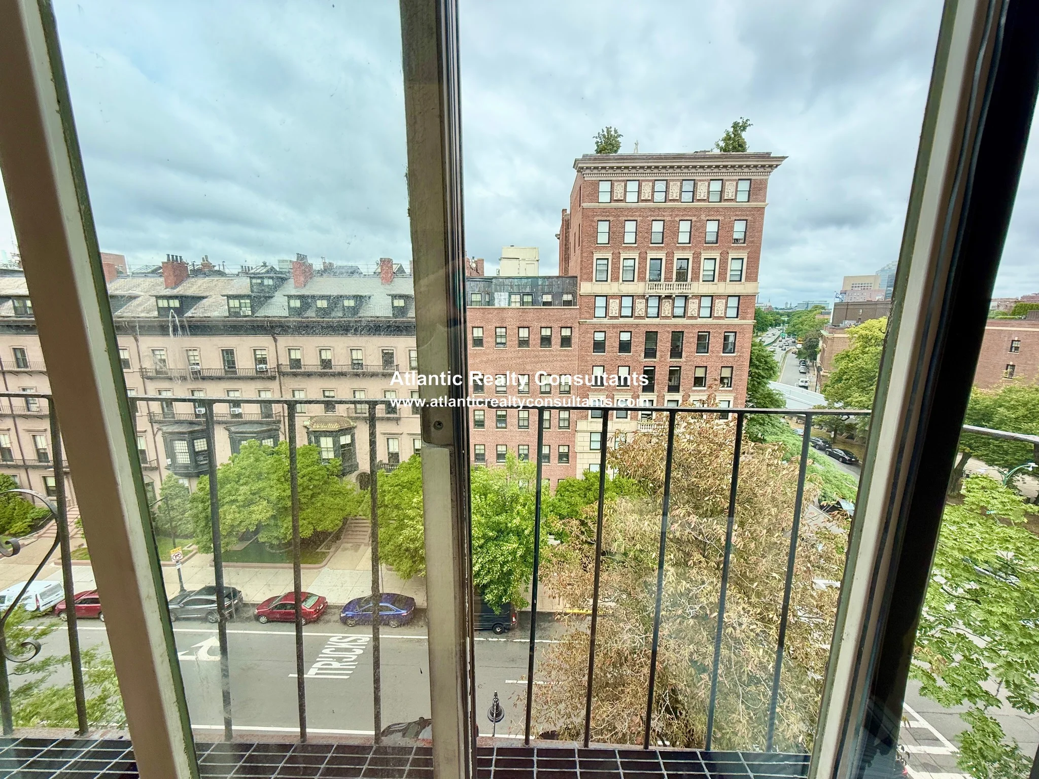 3 bed, 2 bath apartment for rent at 113 Beacon St Unit PH6, Back Bay — photo 4 of 17