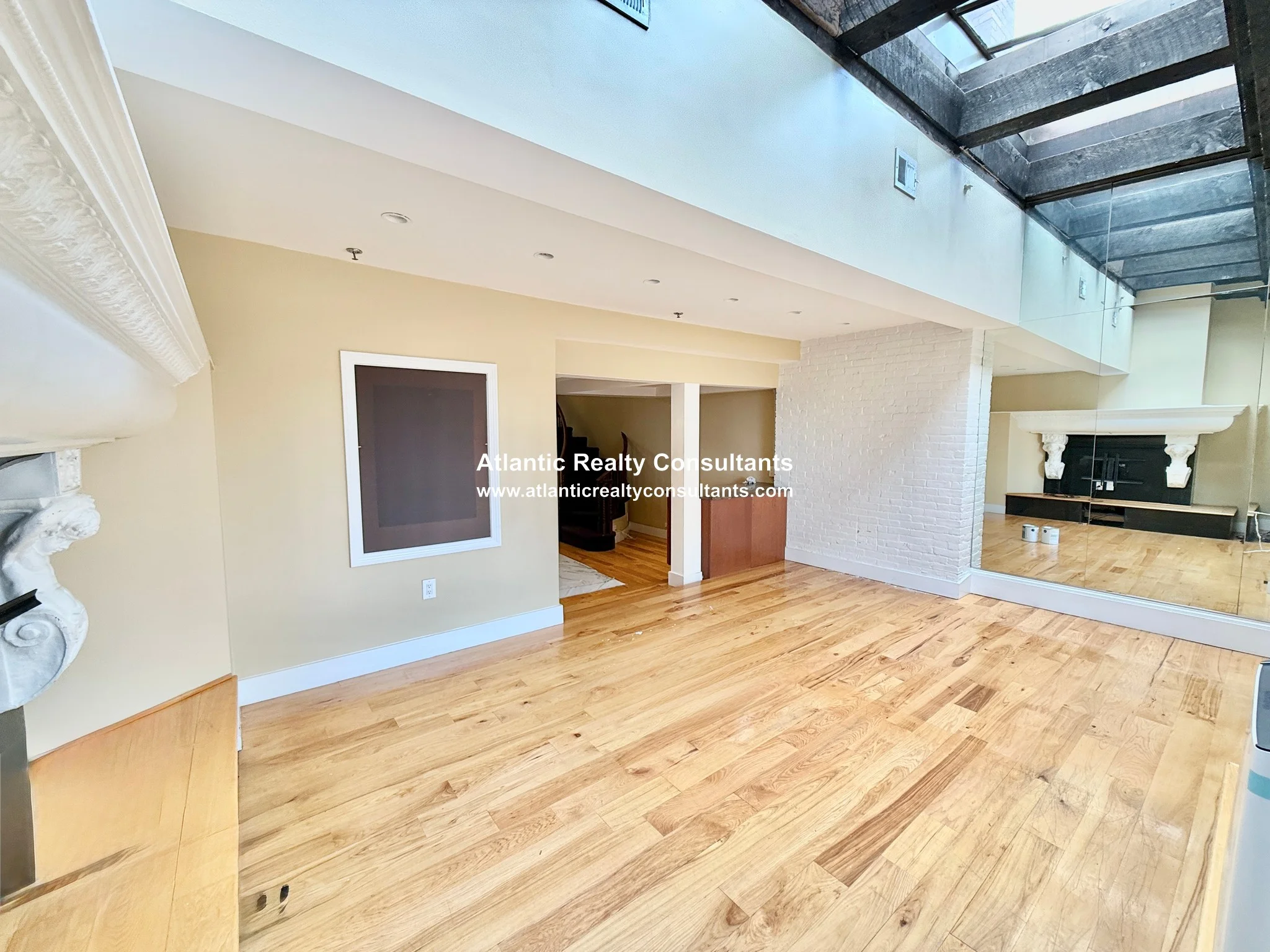 3 bed, 2 bath apartment for rent at 113 Beacon St Unit PH6, Back Bay — photo 3 of 17