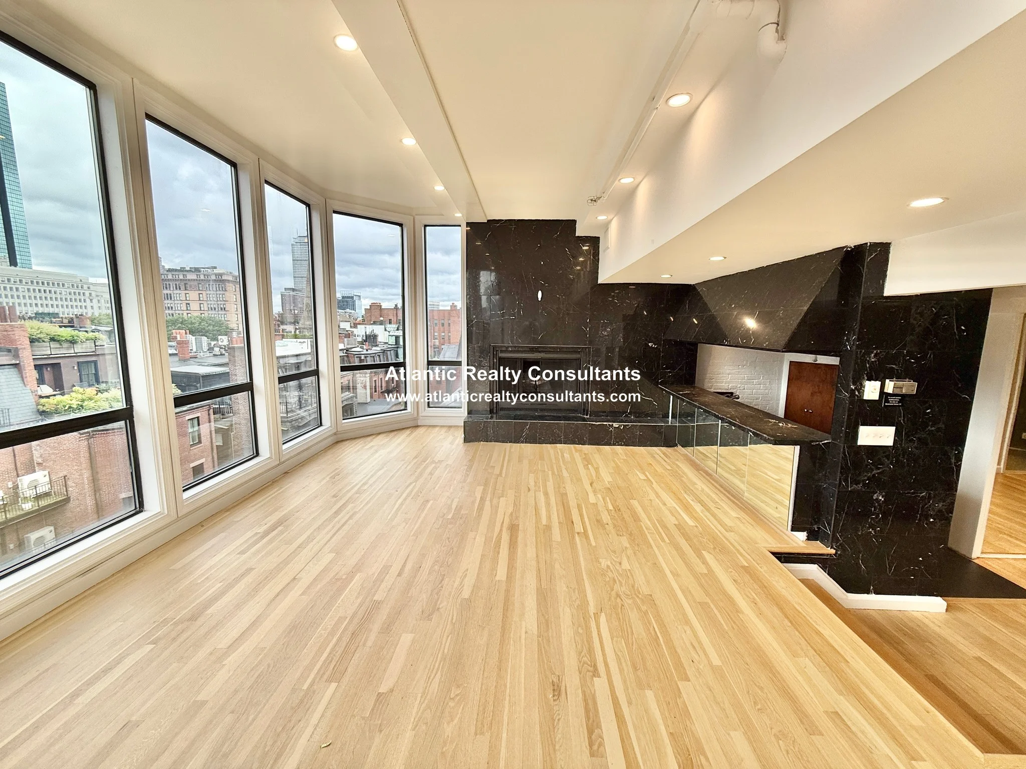 3 bed, 2.5 bath apartment for rent at 113 Beacon St Unit PHR, Back Bay — photo 2 of 18