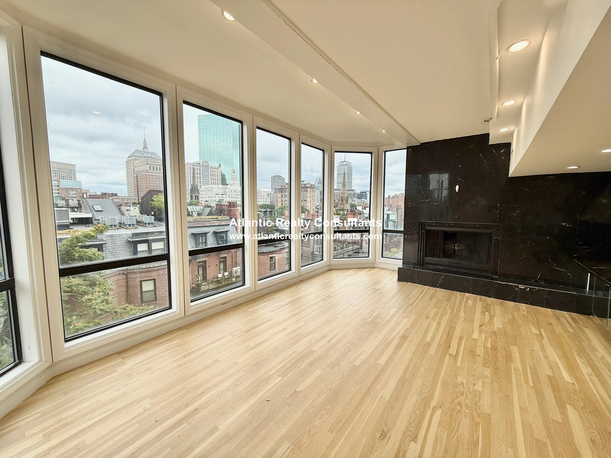 3 bed, 2.5 bath apartment for rent at 113 Beacon St Unit PHR, Back Bay