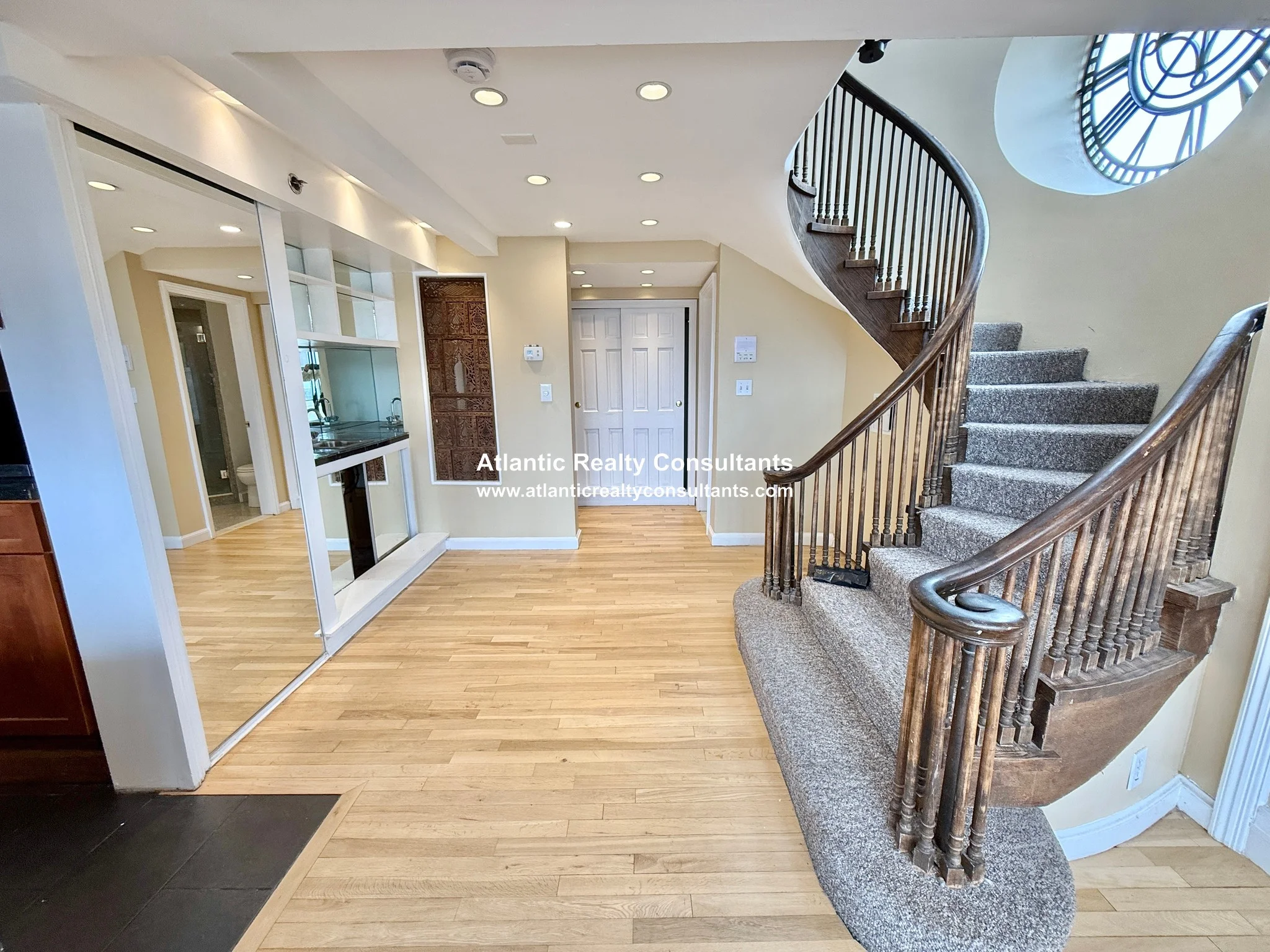 3 bed, 2.5 bath apartment for rent at 113 Beacon St Unit PHR, Back Bay — photo 4 of 18
