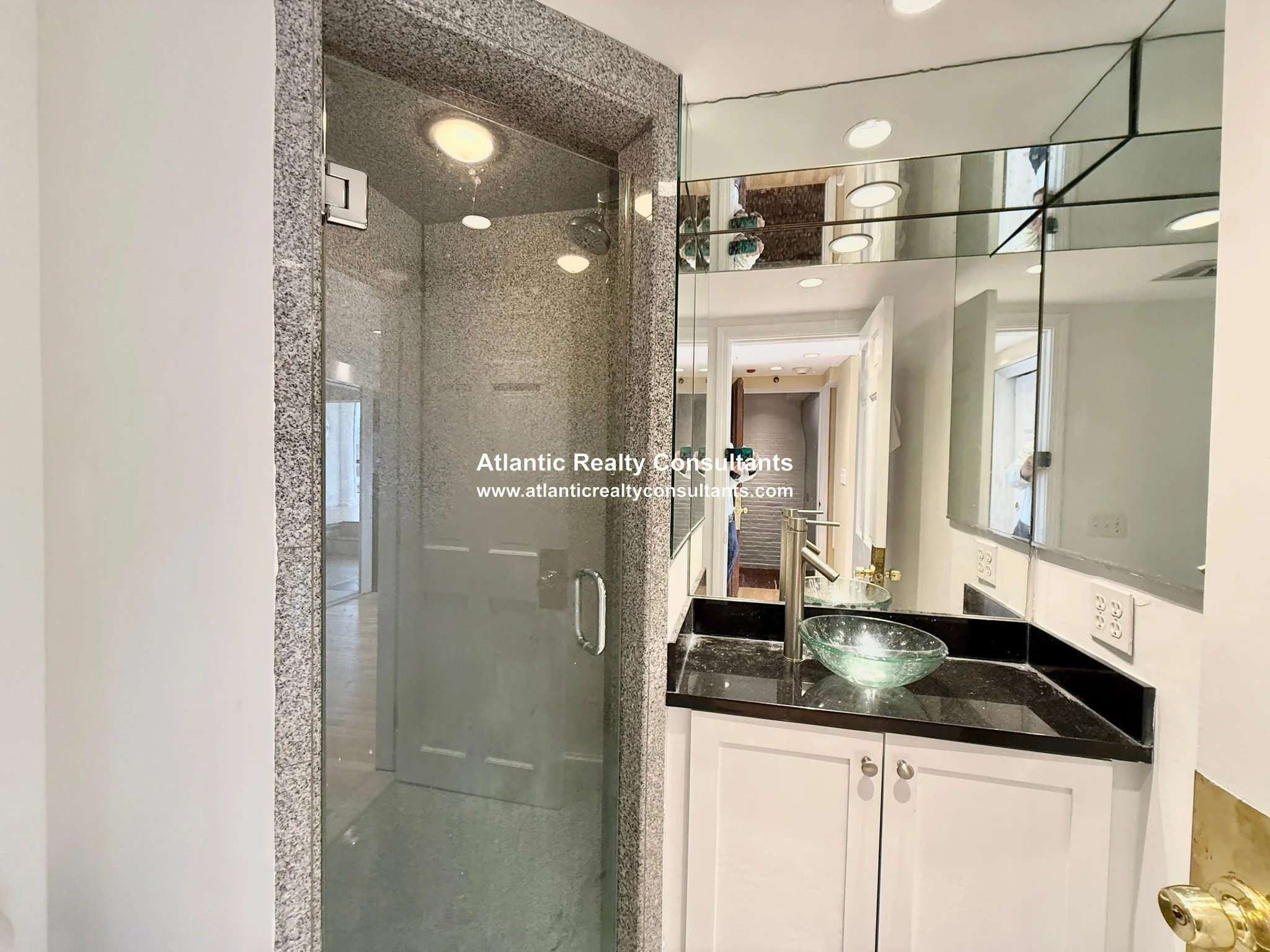3 bed, 2.5 bath apartment for rent at 113 Beacon St Unit PHR, Back Bay — photo 17 of 18