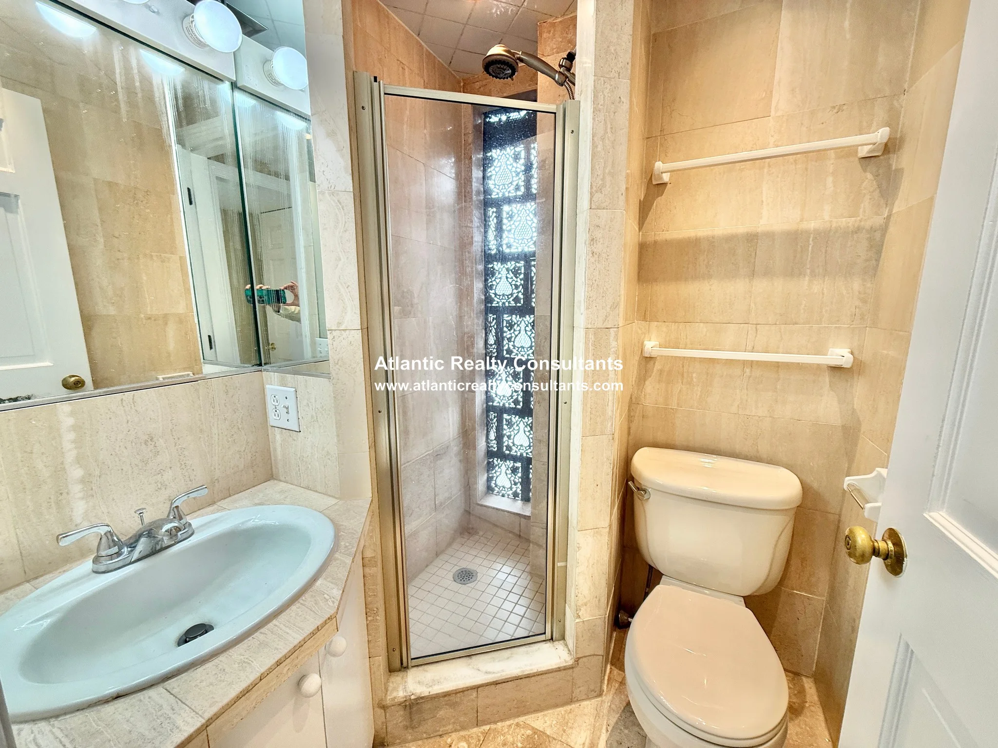 3 bed, 2.5 bath apartment for rent at 113 Beacon St Unit PHR, Back Bay — photo 15 of 18