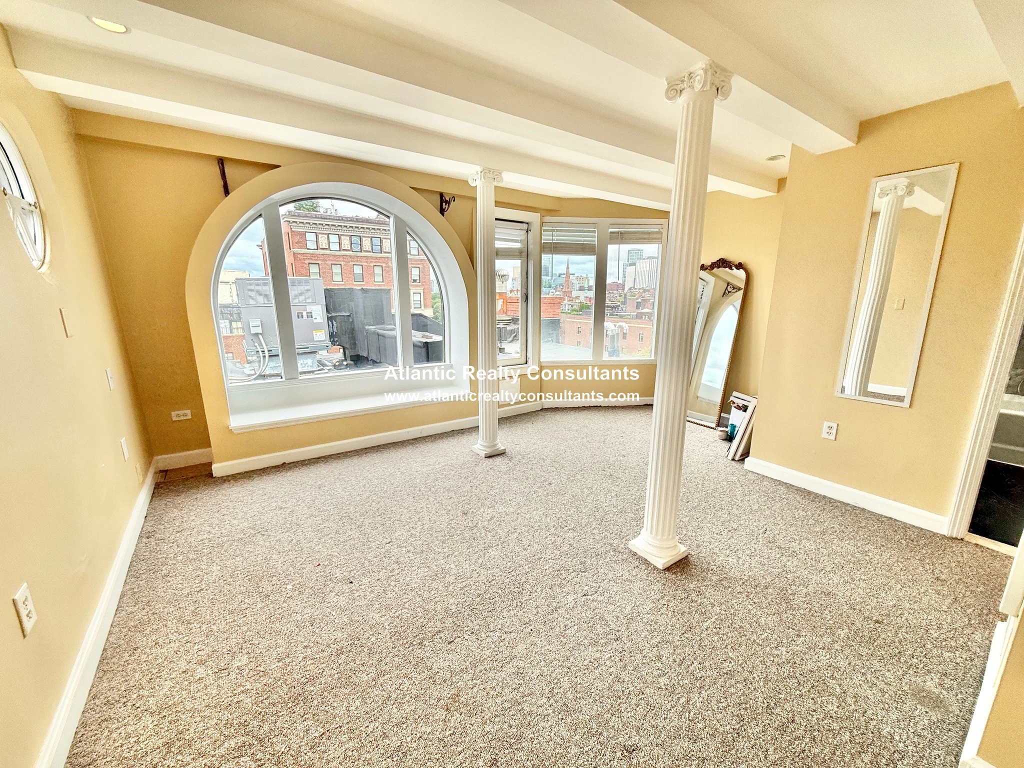 3 bed, 2.5 bath apartment for rent at 113 Beacon St Unit PHR, Back Bay — photo 9 of 18