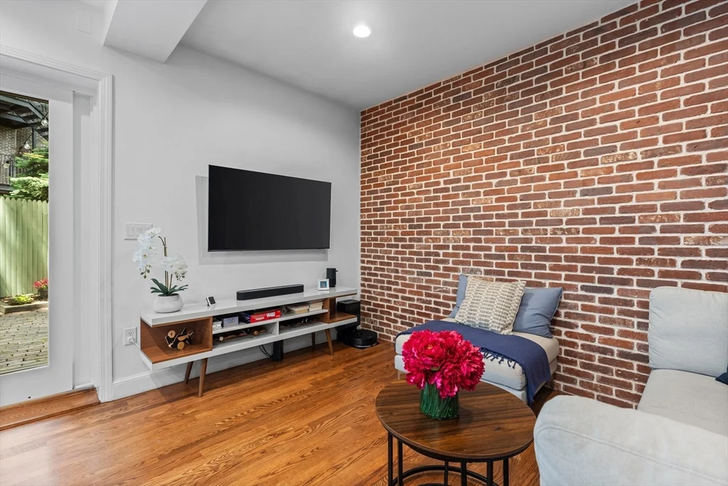 1 bed, 1 bath apartment for rent at 113 Chandler Unit 1, South End — photo 2 of 10