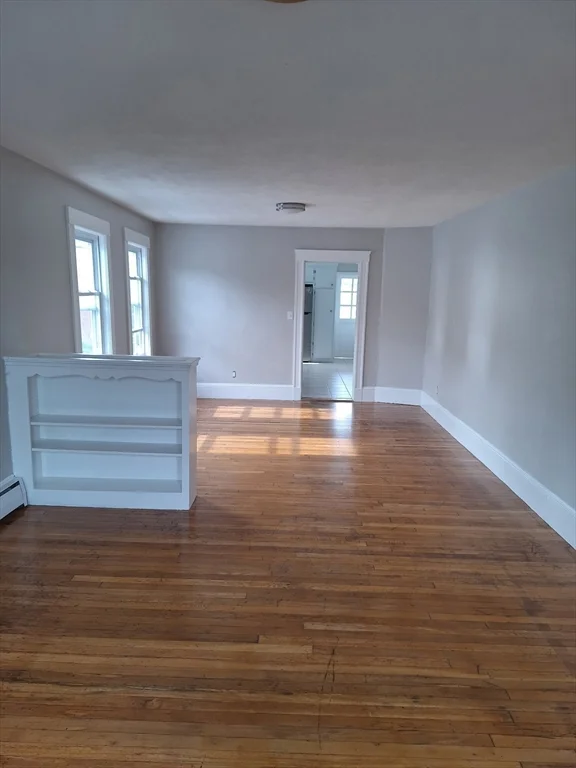 3 bed, 1 bath apartment for rent at 113 Clarence St Unit 3, Everett — photo 2 of 9