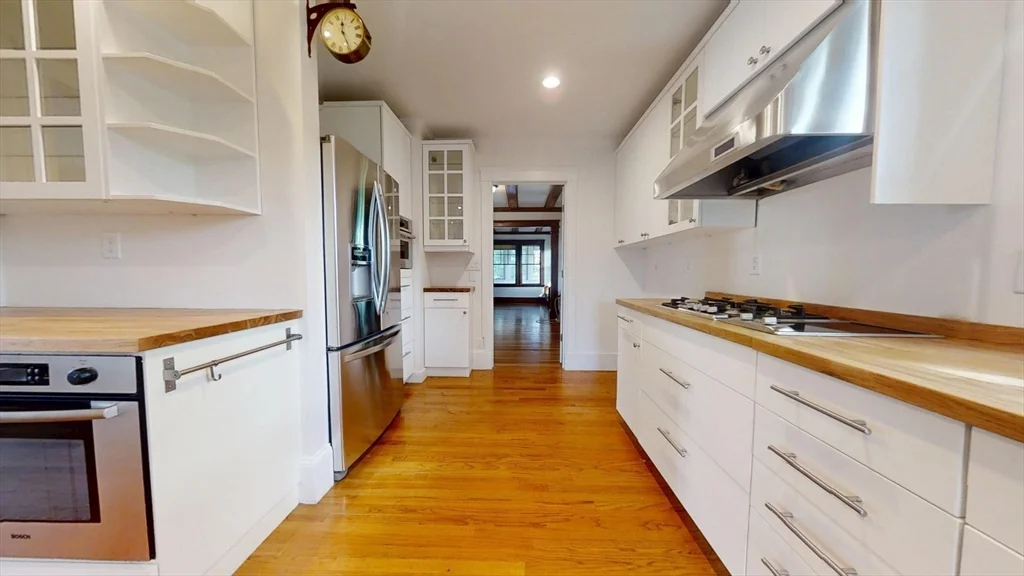 4 bed, 2 bath apartment for rent at 113 Cushing Ave Unit 113, Belmont — photo 7 of 23
