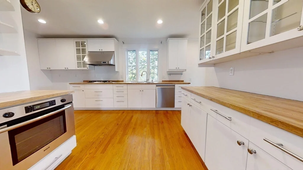 4 bed, 2 bath apartment for rent at 113 Cushing Ave Unit 113, Belmont — photo 9 of 23