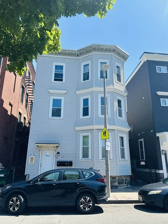 4 bed, 2 bath apartment for rent at 113 Dale St Unit 2, Roxbury — photo 1 of 12