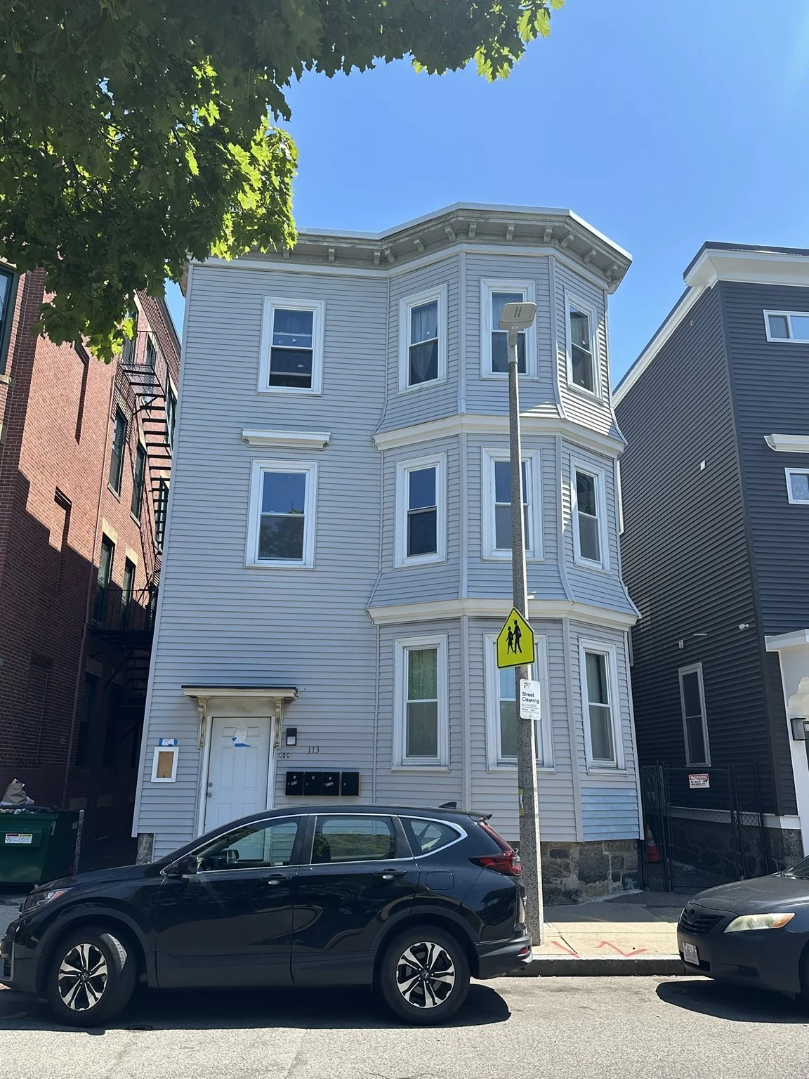 4 bed, 2 bath apartment for rent at 113 Dale St Unit 2, Roxbury — photo 1 of 10