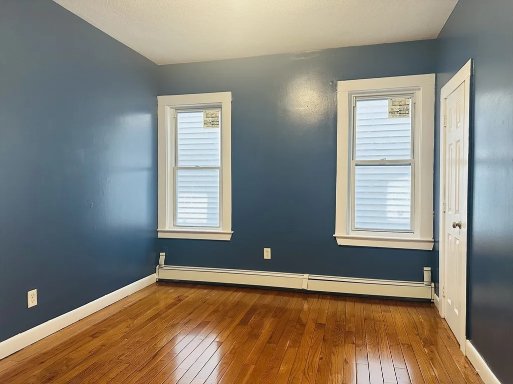 4 bed, 2 bath apartment for rent at 113 Dale St Unit 2, Roxbury — photo 7 of 12