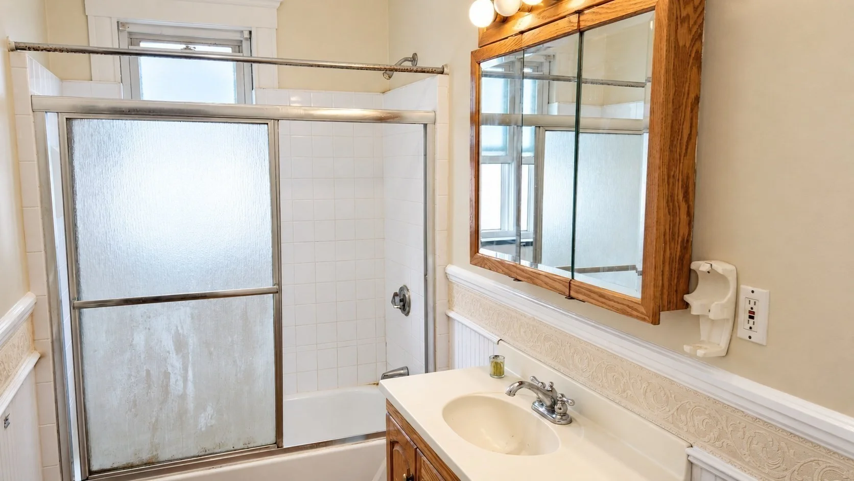 2 bed, 1 bath apartment for rent at 113 E Elm Ave Unit 2, Quincy — photo 6 of 19