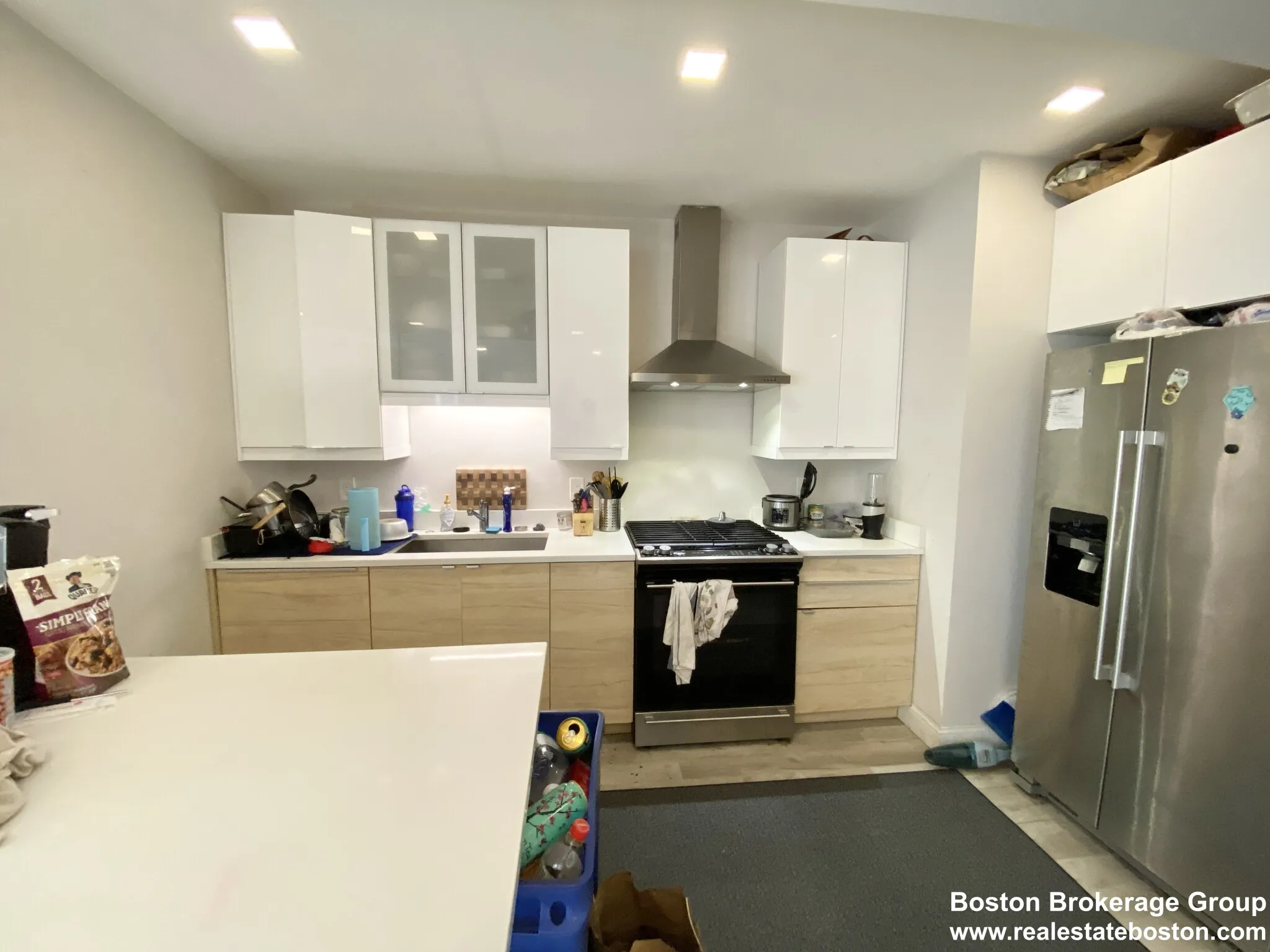 5 bed, 3 bath apartment for rent at 113 Hillside St Unit 2, Mission Hill — photo 3 of 8