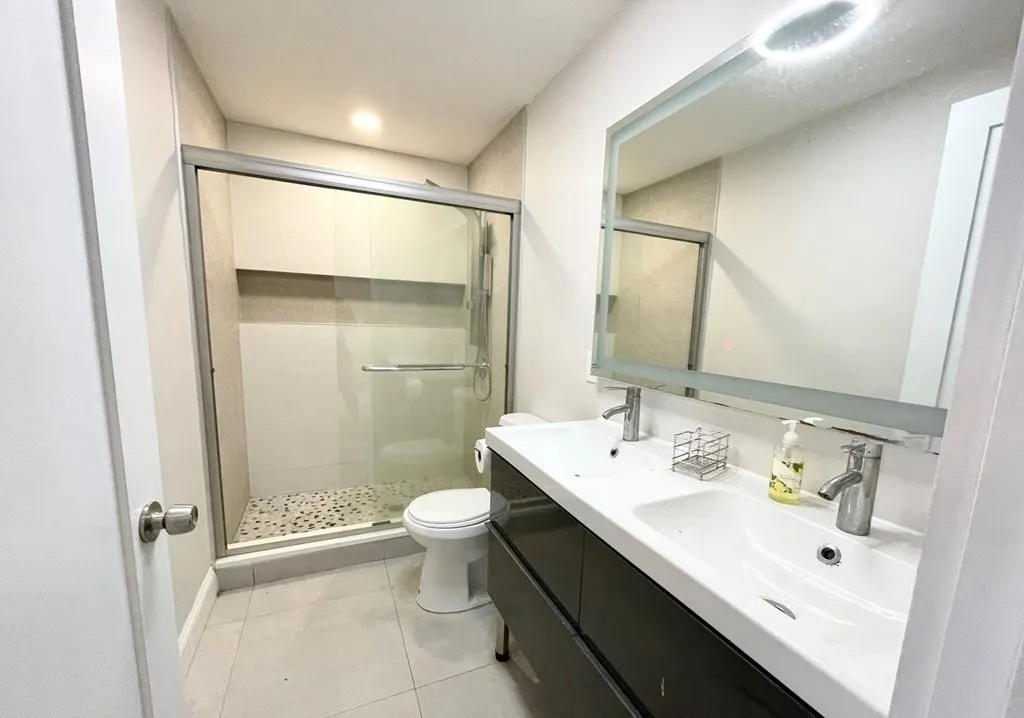 5 bed, 3 bath apartment for rent at 113 Hillside St Unit 3, Mission Hill — photo 6 of 6