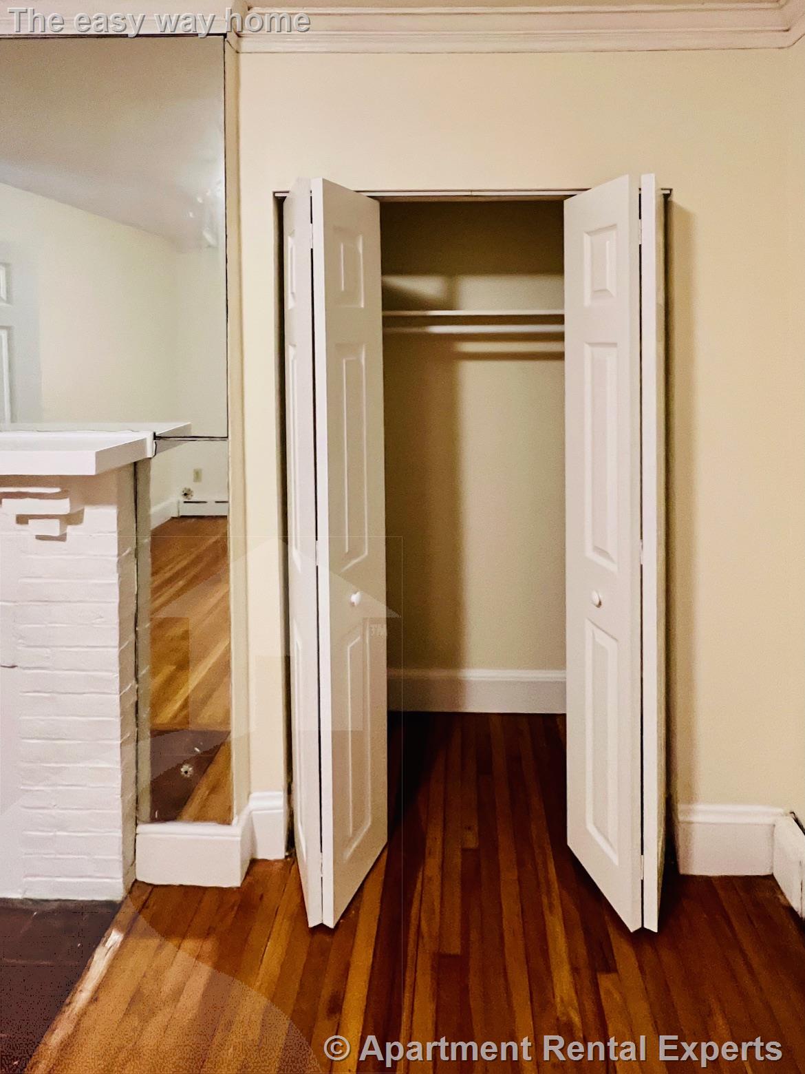 4 bed, 1 bath apartment for rent at 113 Lanark Rd, Brighton — photo 12 of 18