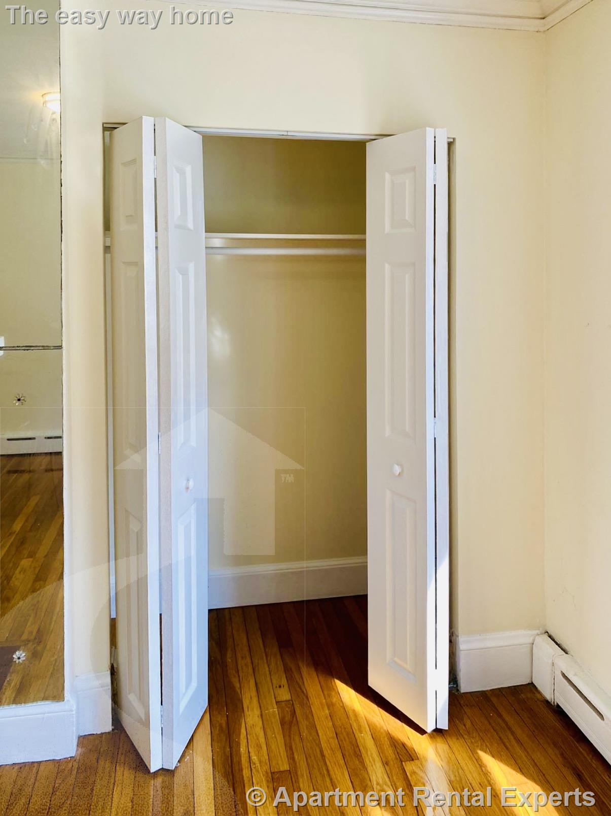4 bed, 1 bath apartment for rent at 113 Lanark Rd, Brighton — photo 5 of 18