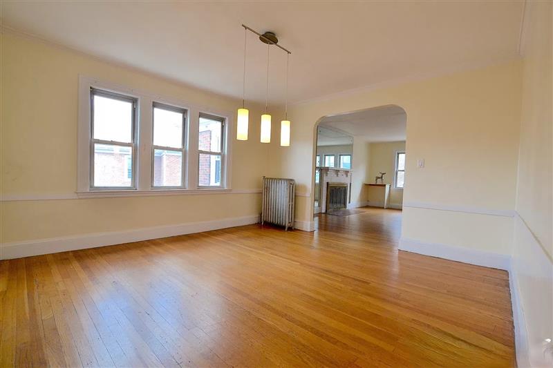 4 bed, 1 bath apartment for rent at 113 Lanark Rd Unit 1, Brighton — photo 3 of 10