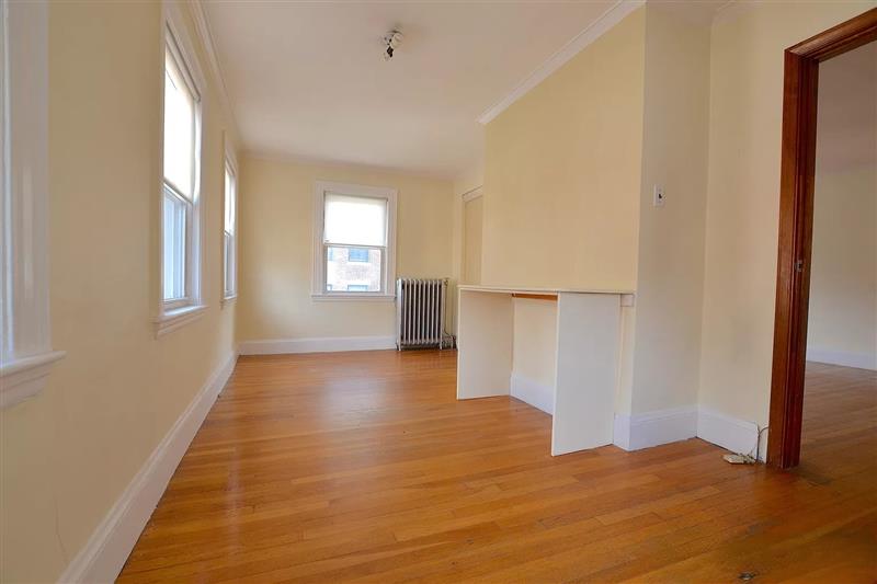 4 bed, 1 bath apartment for rent at 113 Lanark Rd Unit 1, Brighton — photo 6 of 10