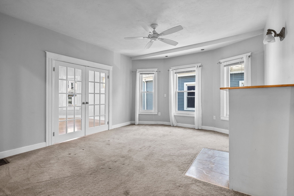 3 bed, 1 bath apartment for rent at 113 Lonsdale St Unit 2, Dorchester — photo 4 of 27