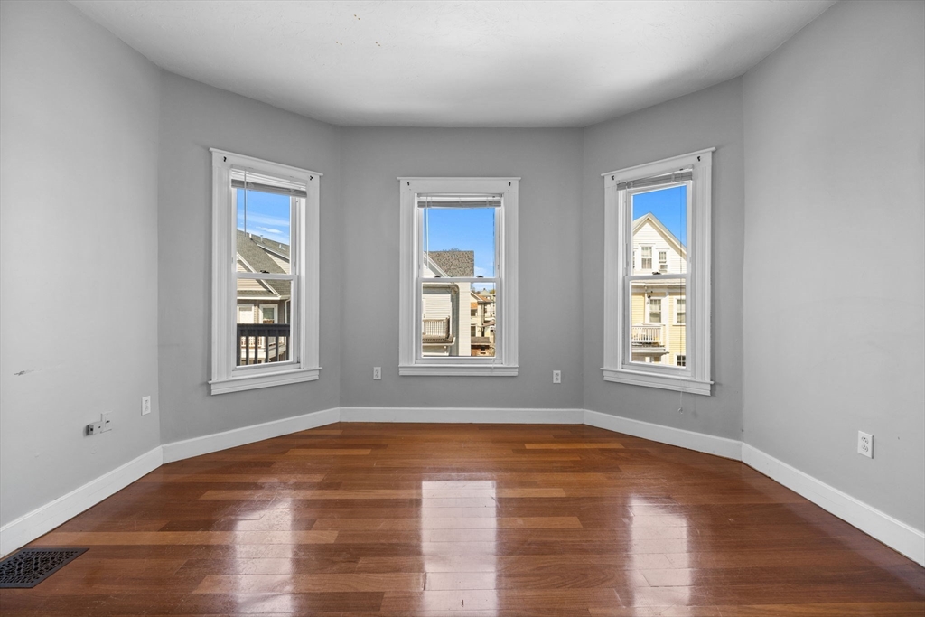 3 bed, 1 bath apartment for rent at 113 Lonsdale St Unit 2, Dorchester — photo 15 of 27