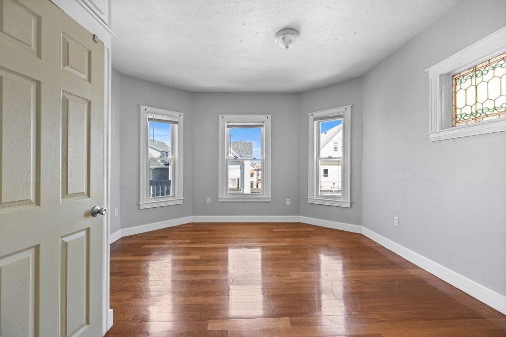 3 bed, 1 bath apartment for rent at 113 Lonsdale St Unit 2, Dorchester — photo 14 of 27