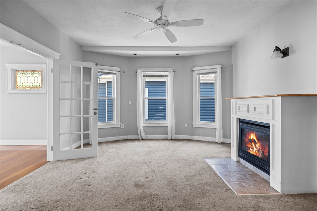 3 bed, 1 bath apartment for rent at 113 Lonsdale St Unit 2, Dorchester — photo 2 of 27