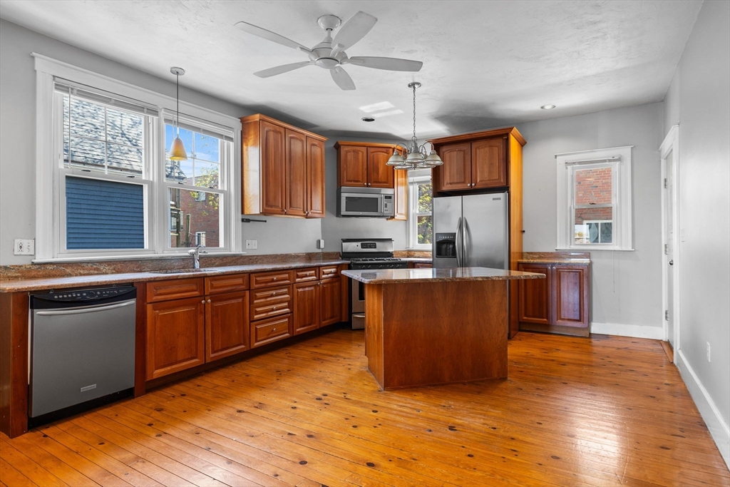 3 bed, 1 bath apartment for rent at 113 Lonsdale St Unit 2, Dorchester — photo 7 of 27