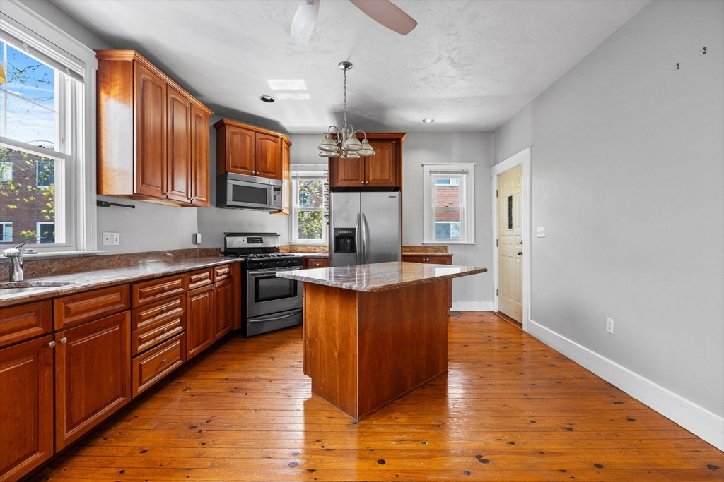 3 bed, 1 bath apartment for rent at 113 Lonsdale St Unit 2, Dorchester — photo 6 of 27
