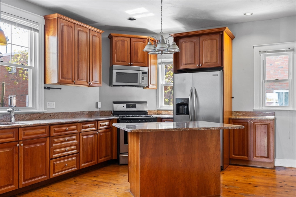 3 bed, 1 bath apartment for rent at 113 Lonsdale St Unit 2, Dorchester — photo 5 of 27