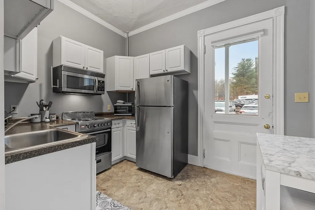 1 bed, 1 bath apartment for rent at 113 Main St Unit 3, Pepperell — photo 5 of 10