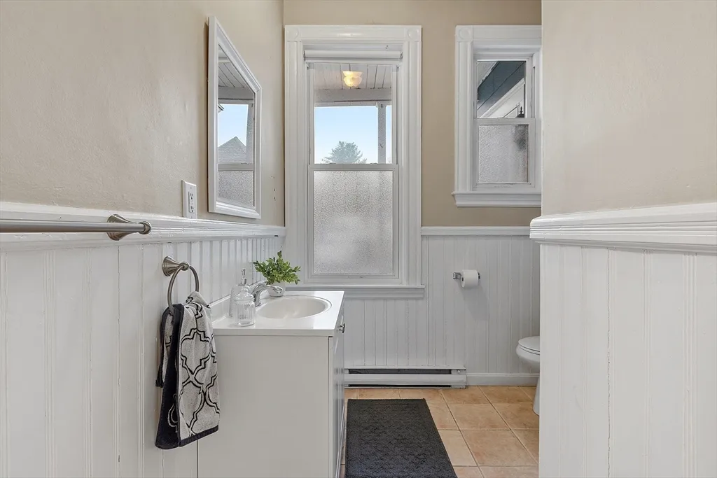 1 bed, 1 bath apartment for rent at 113 Main St Unit 3, Pepperell — photo 8 of 10