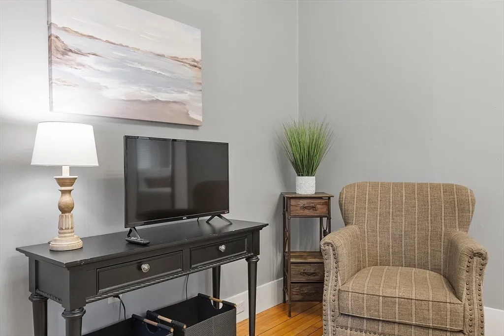 1 bed, 1 bath apartment for rent at 113 Main St Unit 3, Pepperell — photo 3 of 10