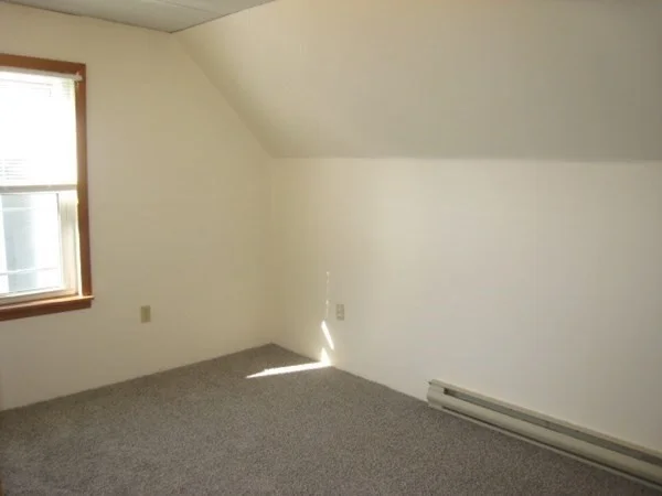 1 bed, 1 bath apartment for rent at 113 Pleasant St Unit 3, Gloucester — photo 7 of 8