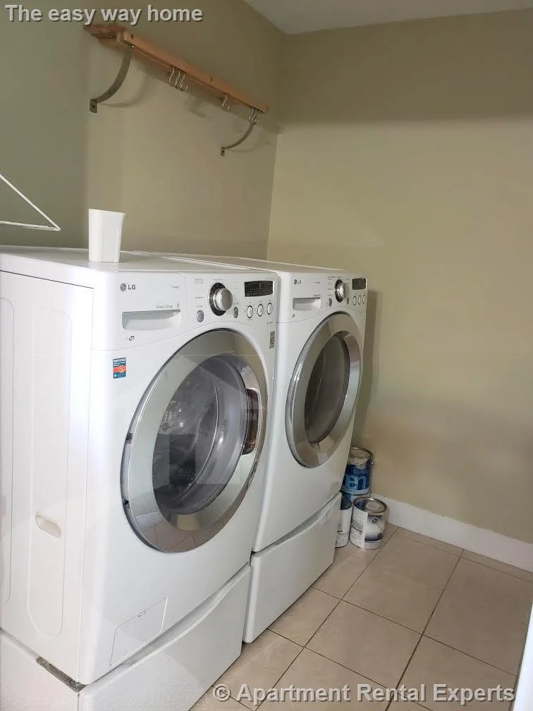 3 bed, 1 bath apartment for rent at 113 Princeton St Unit 2, Tufts University — photo 11 of 17