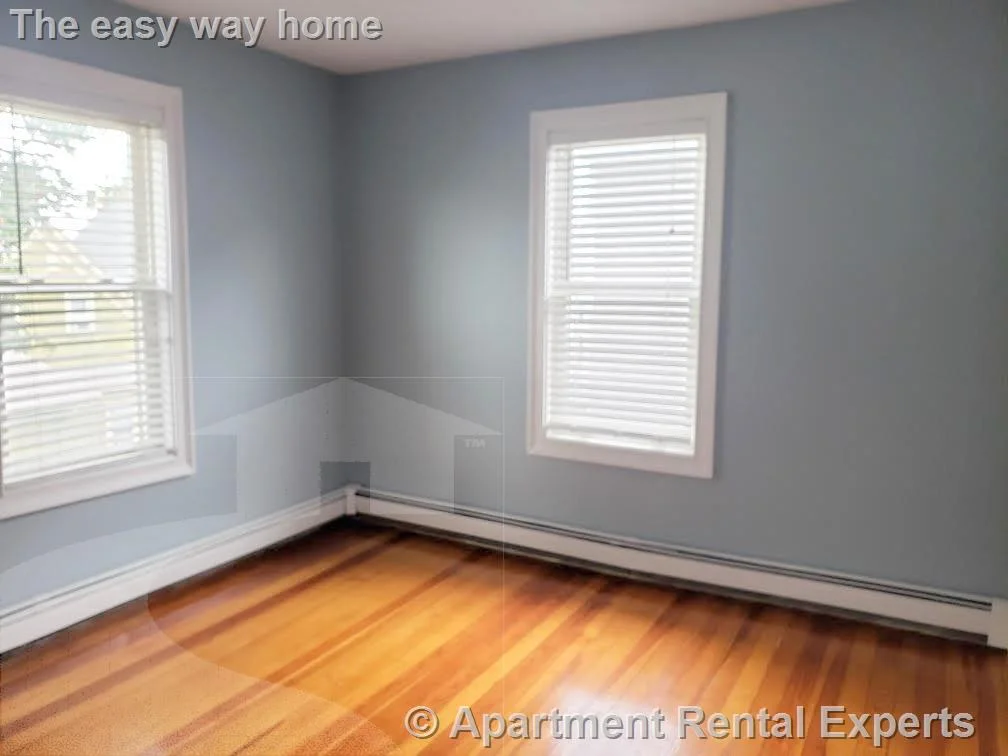 3 bed, 1 bath apartment for rent at 113 Princeton St Unit 2, Tufts University — photo 10 of 17