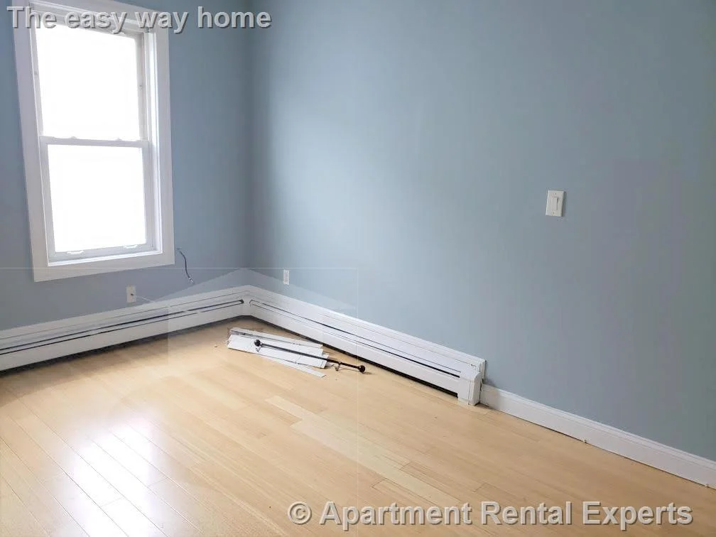 3 bed, 1 bath apartment for rent at 113 Princeton St Unit 2, Tufts University — photo 8 of 17