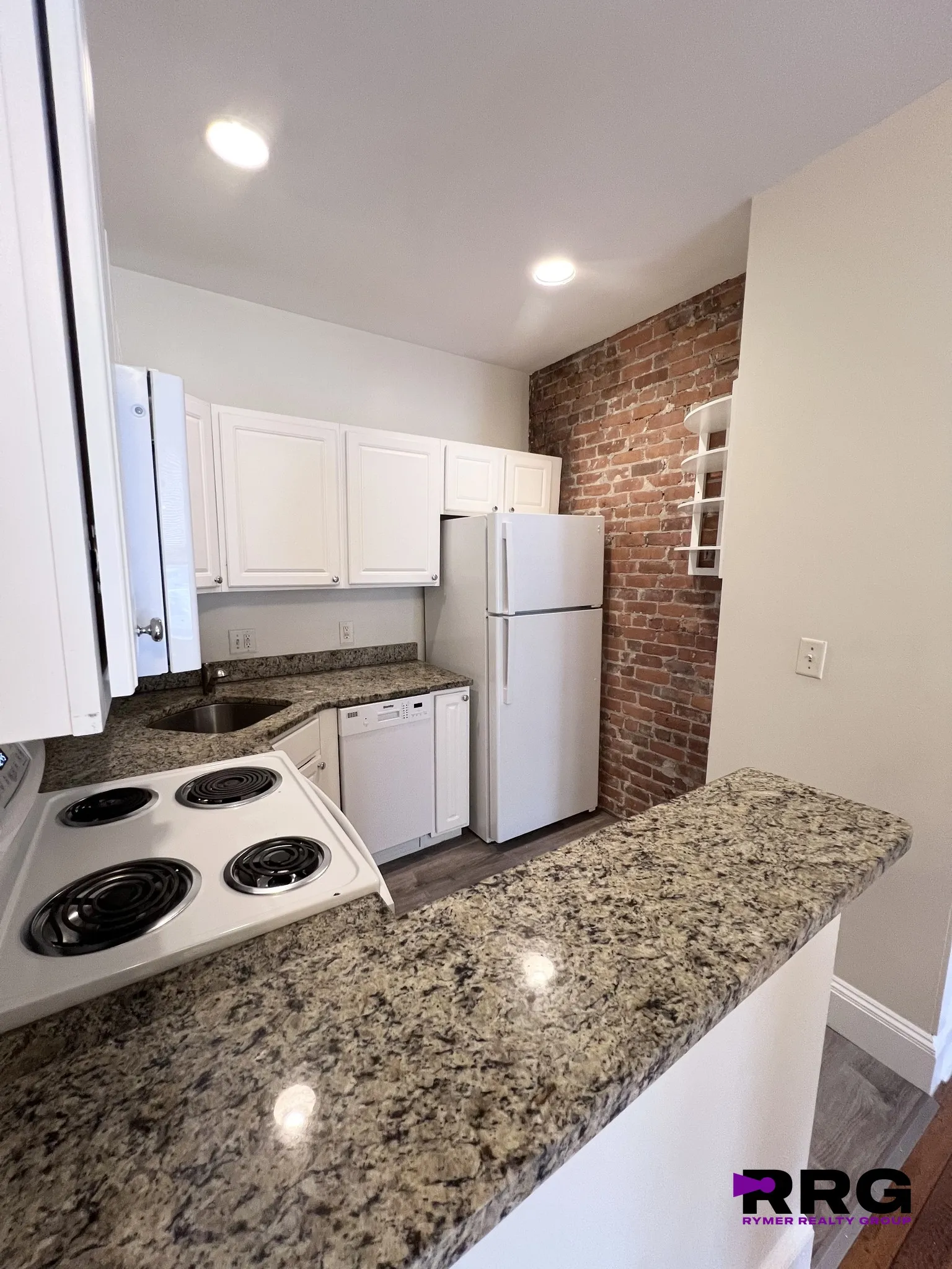 3 bed, 1 bath apartment for rent at 1130 Commonwealth Ave Unit 2, Allston — photo 8 of 19