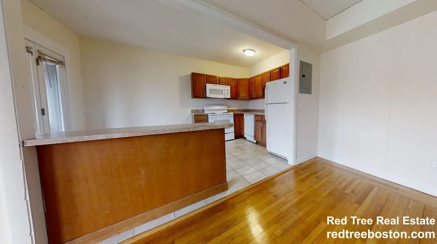 2 bed, 1 bath apartment for rent at 1131 Commonwealth Ave Unit 1, Allston — photo 5 of 10