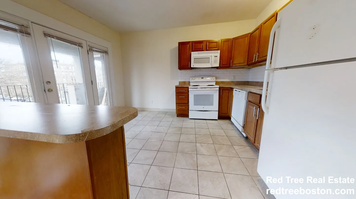 2 bed, 1 bath apartment for rent at 1131 Commonwealth Ave Unit 1, Allston