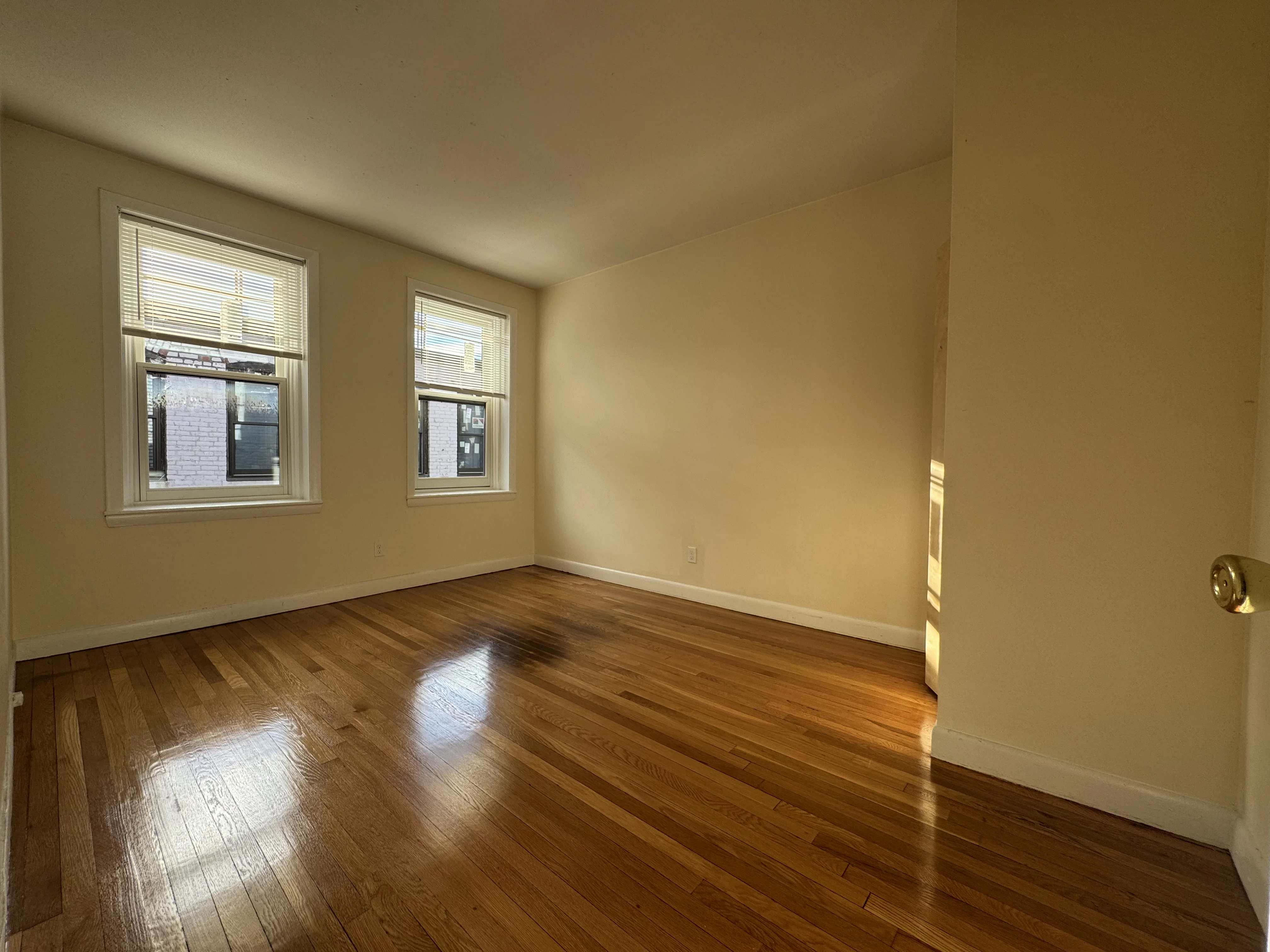 3 bed, 1.5 bath apartment for rent at 1131 Commonwealth Ave Unit 1131-3, Allston — photo 15 of 17