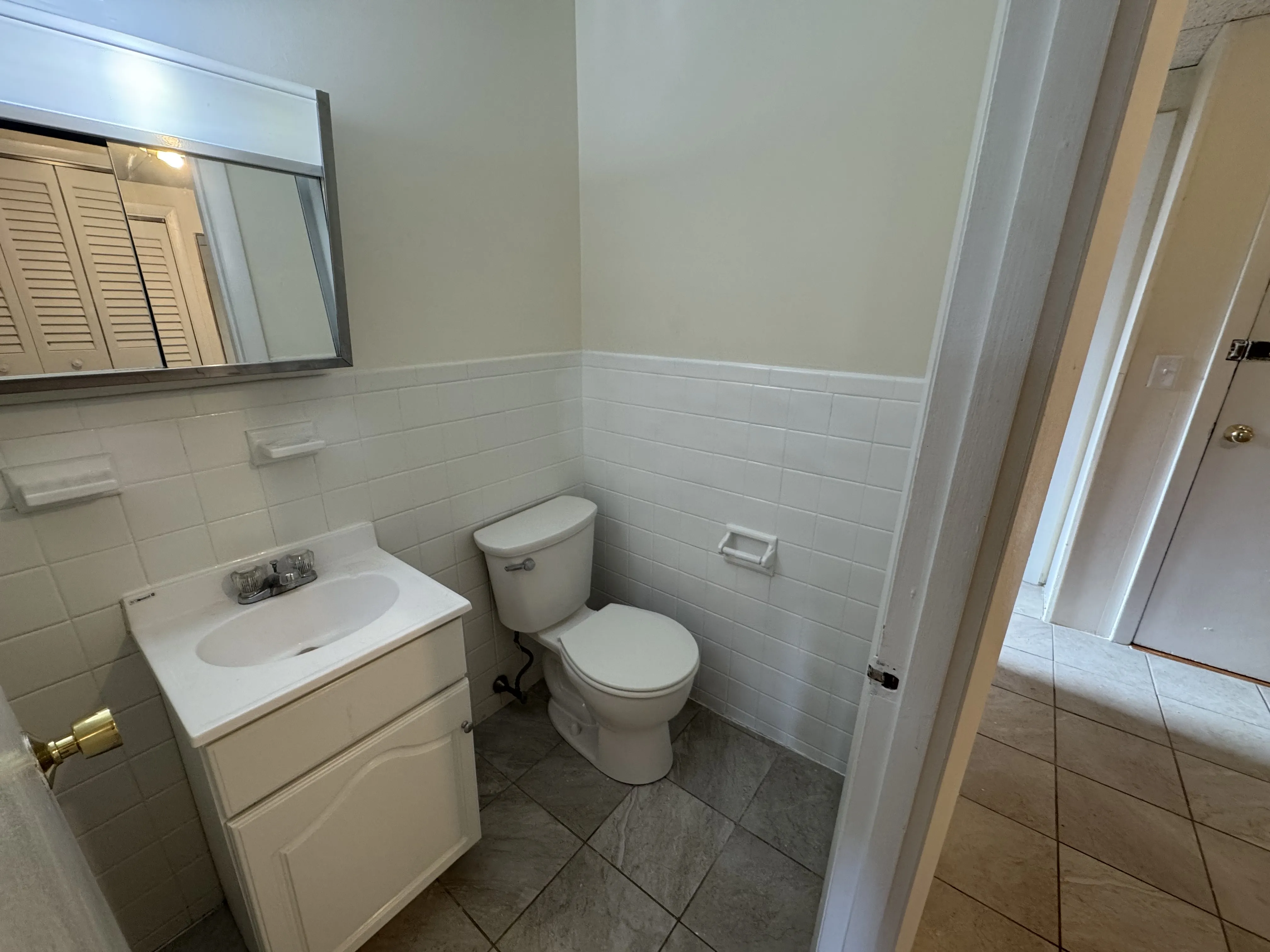 3 bed, 1.5 bath apartment for rent at 1131 Commonwealth Ave Unit 1131-3, Allston — photo 14 of 17