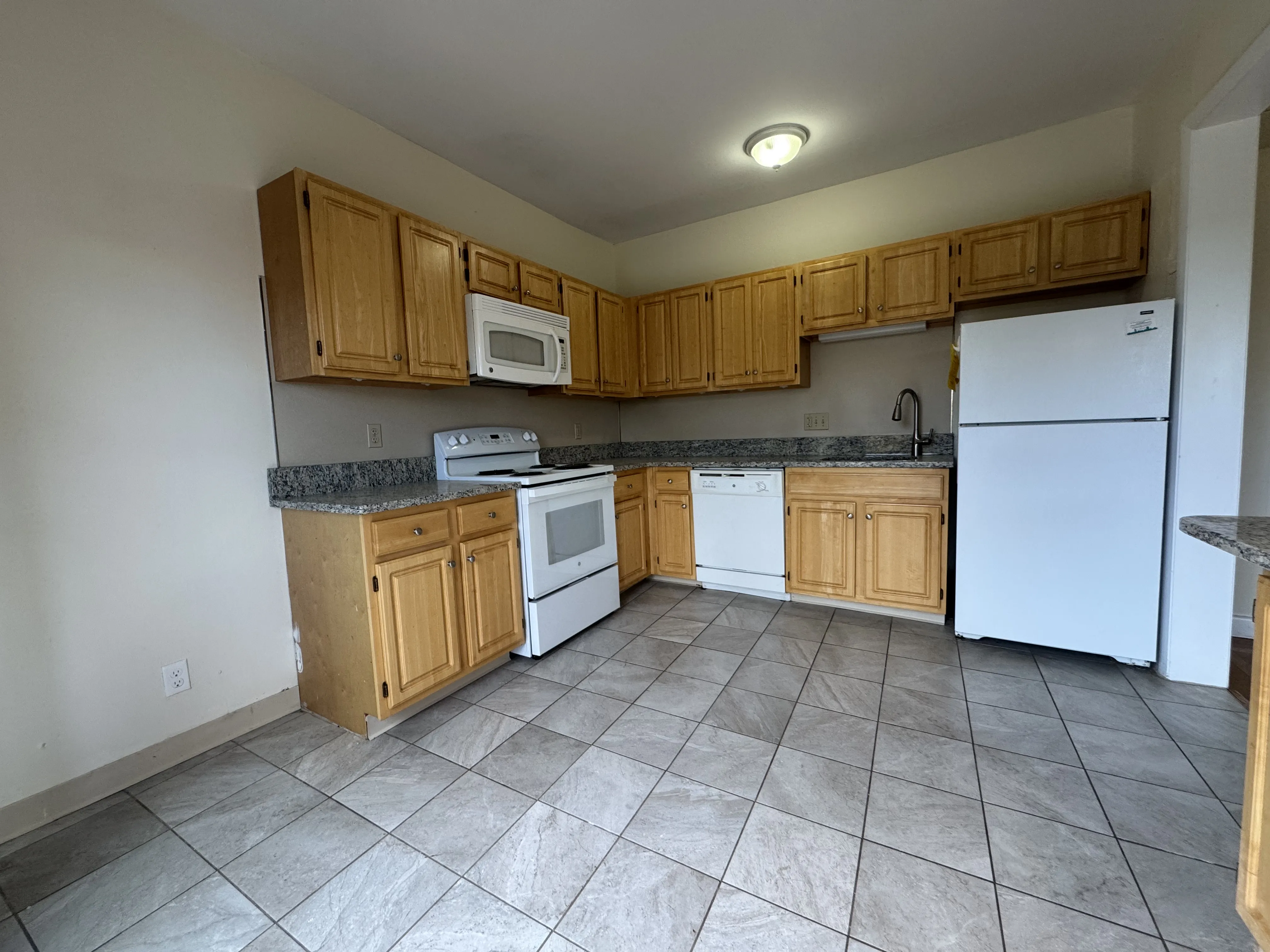3 bed, 1.5 bath apartment for rent at 1131 Commonwealth Ave Unit 1131-3, Allston