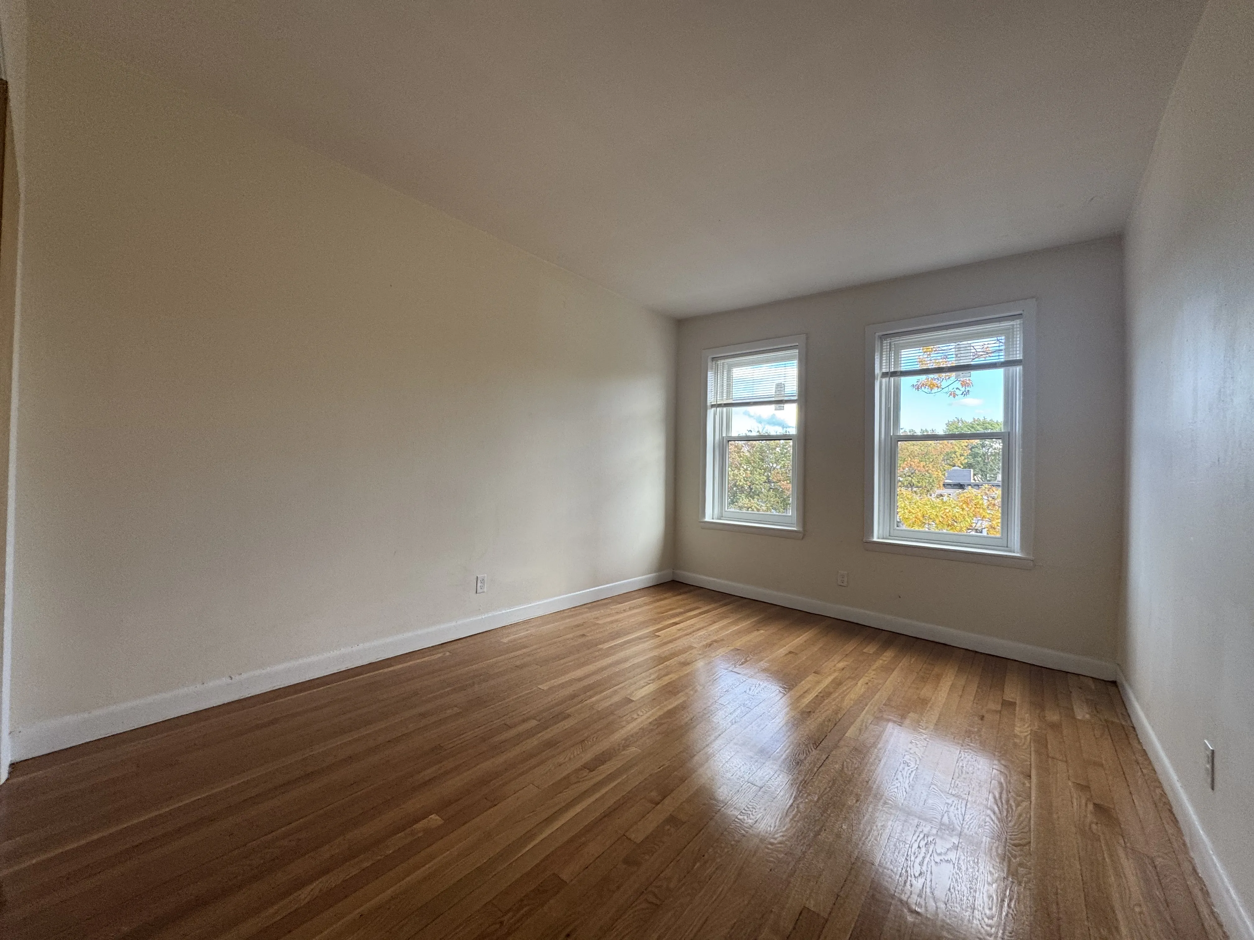 3 bed, 1.5 bath apartment for rent at 1131 Commonwealth Ave Unit 1131-3, Allston — photo 10 of 17