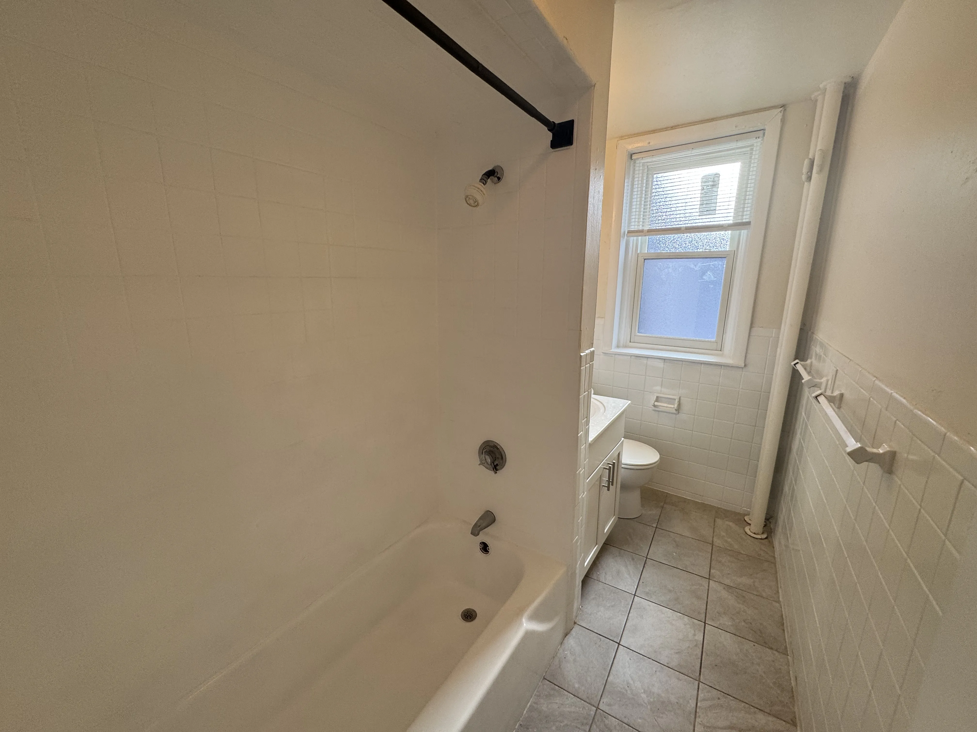 3 bed, 1.5 bath apartment for rent at 1131 Commonwealth Ave Unit 1131-3, Allston — photo 12 of 17