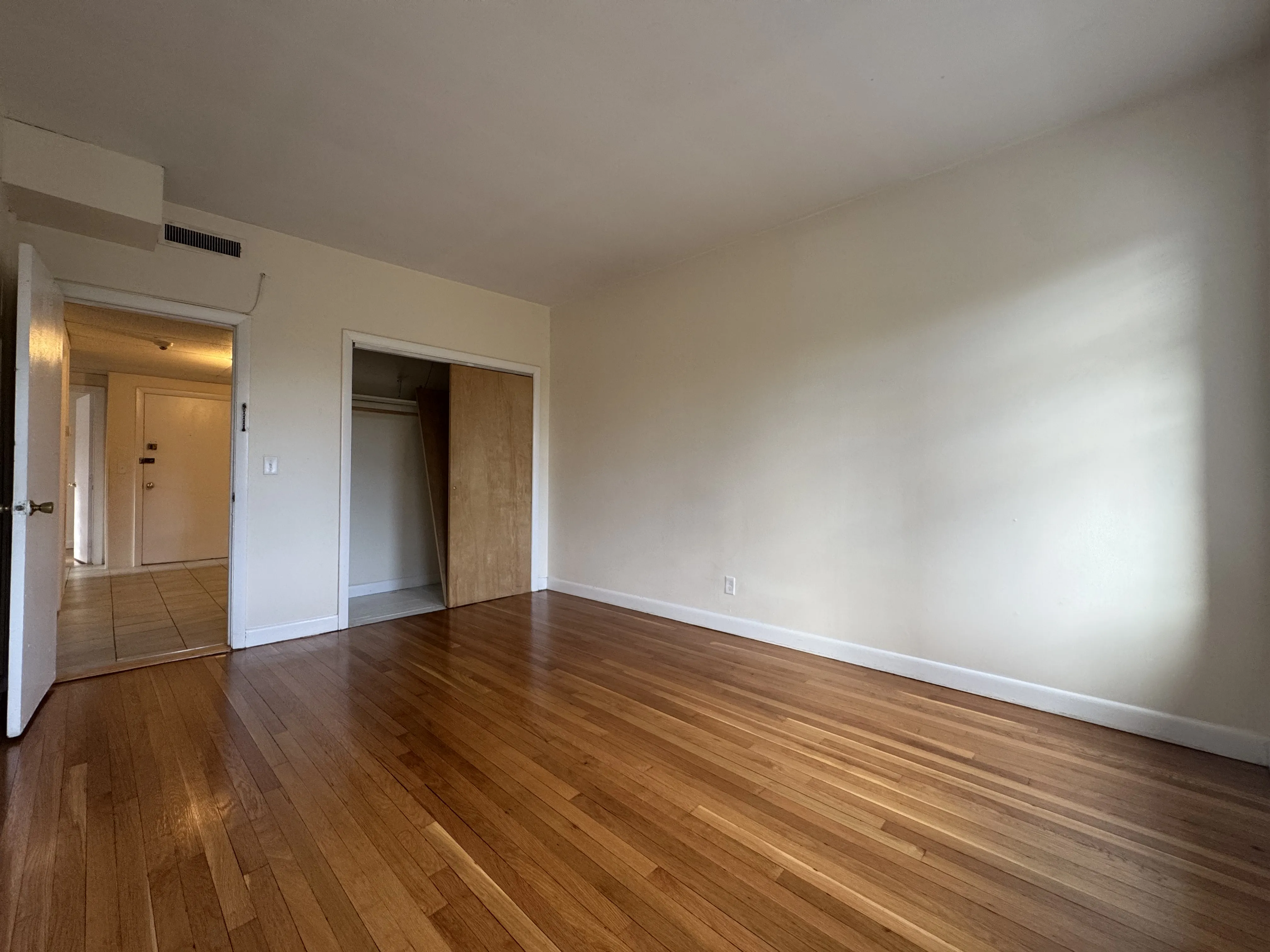 3 bed, 1.5 bath apartment for rent at 1131 Commonwealth Ave Unit 1131-3, Allston — photo 11 of 17